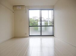 フォンテンブロー 101 1階1Kのリビング/ダイニング