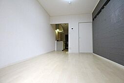 ソレイユ多摩 101 1階ワンルームのリビング/ダイニング