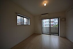 ソレアード武蔵野 102 1階ワンルームのリビング/ダイニング