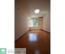 京王線 調布駅 徒歩5分の賃貸アパート 1階ワンルームのリビング/ダイニング