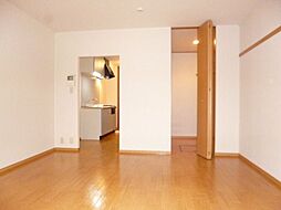 小田急小田原線 町田駅 バス16分 下根岸下車 徒歩3分の賃貸アパート 2階1Kのリビング/ダイニング