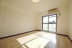 コスモタウン相模原 203 2階1Kのリビング/ダイニング