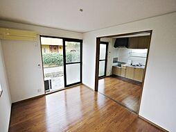 クイーンズコート 102 1階2SDKのリビング/ダイニング