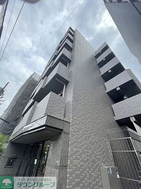 6 / 10