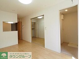 コンフォール・メゾン 102 1階1LDKのリビング/ダイニング