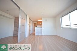 グリーンゲイブルズ 2C 2階1LDKのリビング/ダイニング