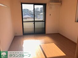 リリーガーデン 205 2階1Kのリビング/ダイニング