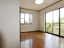 マロンクラッセＥ棟 1階2DKのリビング/ダイニング