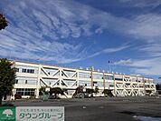東大和市立第六小学校 徒歩7分。小学校 500m