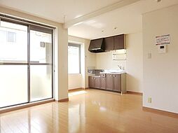 グリーンヒル 204 2階1LDKのリビング/ダイニング