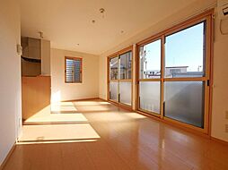 オーチャード506 101 1階1LDKのリビング/ダイニング