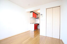 ウェルダン床暖房の家 105 1階ワンルームのリビング/ダイニング