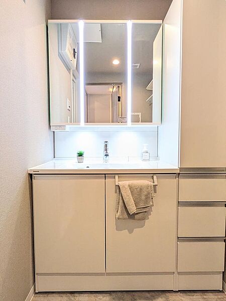 ☆収納の多い先発洗面化粧台で水回りもすっきり☆