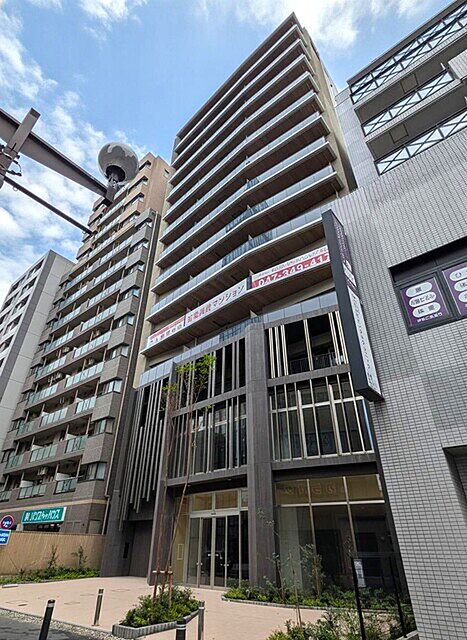8 / 24
