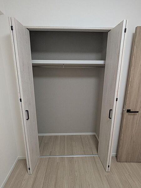 各洋室にクローゼット付き。