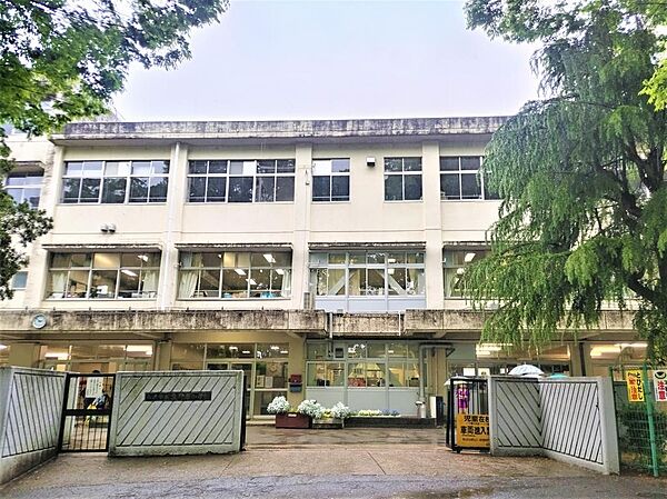 松戸市立牧野原小学校まで550ｍ