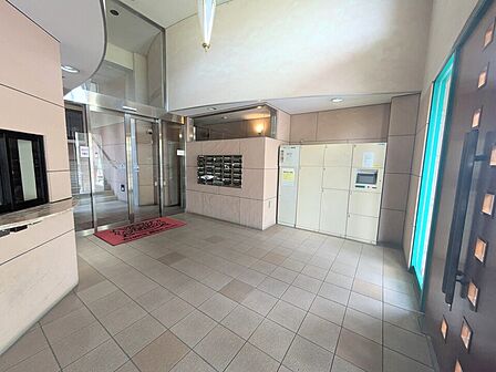広々としたエントランス