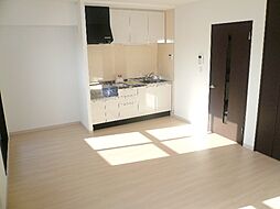 メゾンノワール 101 1階1LDKのリビング/ダイニング