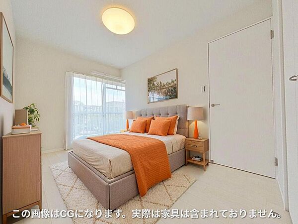 主寝室に最適な6.2帖の洋室です。クイーンサイズのベッドを配置してもゆとりがある綺麗な四角形のレイアウトで、独立性が高く静かに落ち着ける空間です。