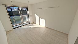 ＤＯビル加良部 101 1階1Kのリビング/ダイニング