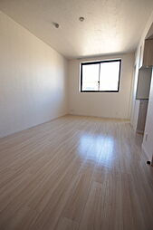 JR常磐線 綾瀬駅 徒歩9分の賃貸マンション 1階1LDKのリビング/ダイニング