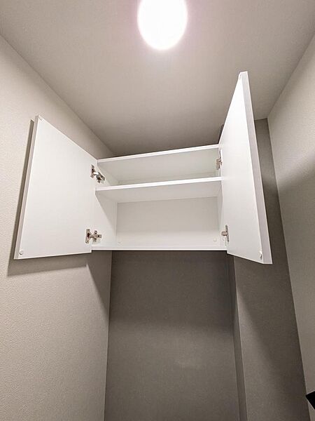 トイレ内の扉付き収納（2026年7月撮影）
