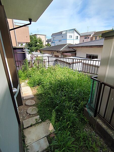 ガーデニングや家庭菜園、DIYも思いのままに楽しめる専用庭。自分好みの空間にプロデュース可能です。