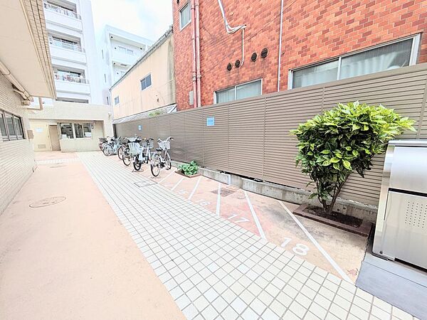 駐輪場あります（無料・ステッカー代200円）