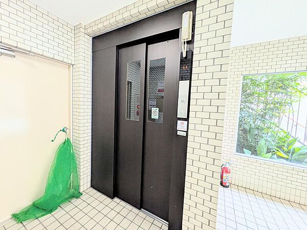 エレベーター付きです♪