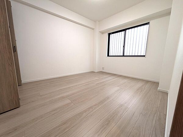 空間を無駄なくフル活用！在宅ワークや子ども部屋に最適なコンパクトな洋室。（4.6帖洋室）