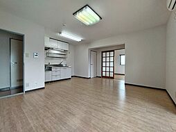 京王線 西調布駅 徒歩22分の賃貸マンション 3階3LDKのリビング/ダイニング