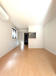 ソレイユII 201 2階1LDKのリビング/ダイニング