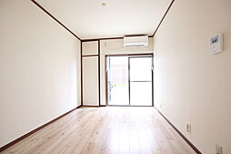 ジュネス松ケ丘 102 1階ワンルームのリビング/ダイニング