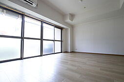 サンモールスクゥエア 105 1階2LDKのリビング/ダイニング