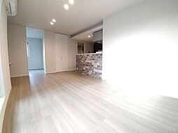 ＰＡＣＥ　ＴＳＵＲＵＳＥ 401 2階2LDKのリビング/ダイニング