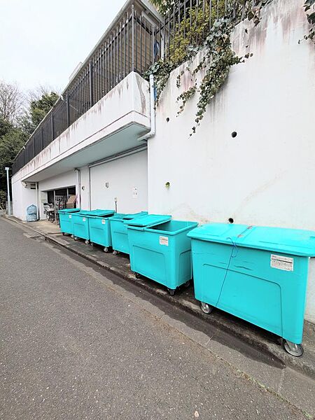 敷地内ごみ捨て場