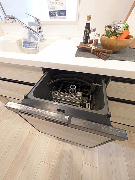 家具・調度品は販売価格に含まれておりません。