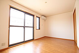 フローラ 102 1階1Kのリビング/ダイニング