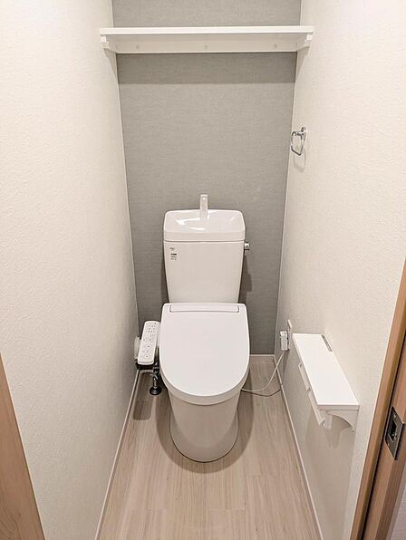 温水洗浄便座付きのトイレです。