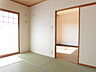 子供部屋：南向きの和室6帖
