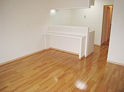 イーストハイム平山 102 1階2LDKのリビング/ダイニング