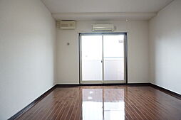 フットマーク 102 1階1Kのリビング/ダイニング