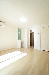 ソレアードプラーサVI 102 1階ワンルームのリビング/ダイニング