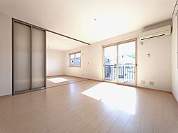 バリュアブル　Ｃ棟 201 2階2LDKのリビング/ダイニング