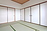 リビング/ダイニング：居室