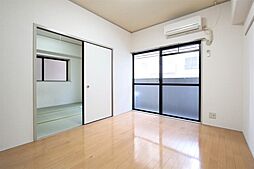 伊予鉄道市駅線 勝山町駅 徒歩3分の賃貸マンション 1階2DKのリビング/ダイニング