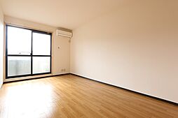 リヴェールガーデン 102 1階ワンルームのリビング/ダイニング