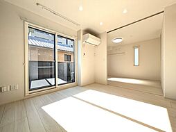 伊予鉄道環状線(JR松山駅経由) 上一万駅 徒歩4分の賃貸アパート 3階1LDKのリビング/ダイニング