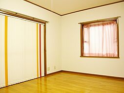 伊予鉄道本町線 本町五丁目駅 徒歩3分の賃貸アパート 1階1Kのリビング/ダイニング