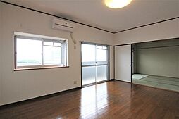 伊予鉄道横河原線 牛渕団地前駅 徒歩4分の賃貸マンション 6階3LDKのリビング/ダイニング